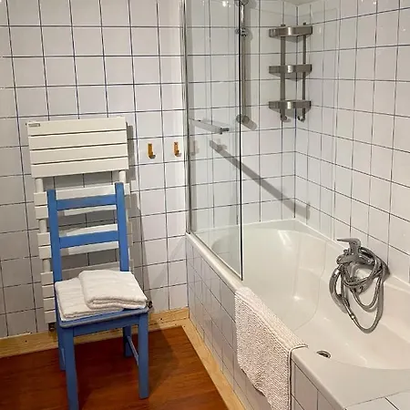 - L'hothentique Guest house 3*